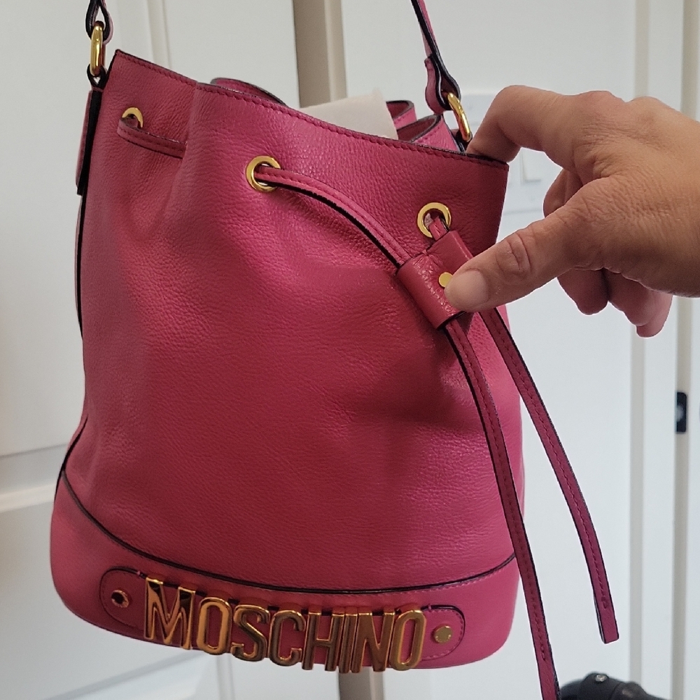 Moschino Fuchsia Leather Shoulder Bag